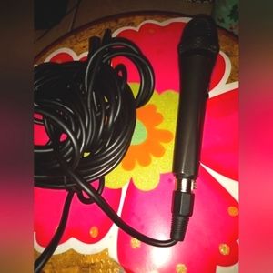 Professional microphone and extra long cords comes with 2 mics